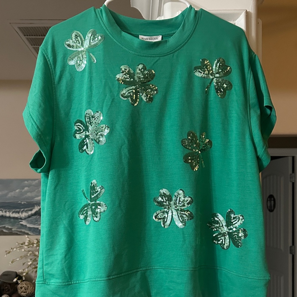 Mary Square Green Sequin Clover Set
